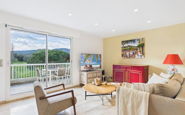 Appartement à vendre    3 pièces • 72,50 m2 Mandelieu-la-Napoule