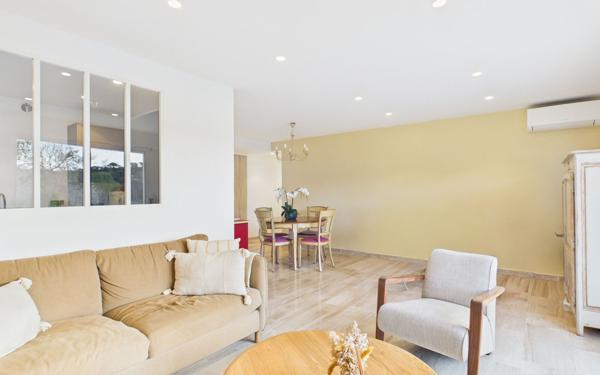 Appartement à vendre    3 pièces • 72,50 m2 Mandelieu-la-Napoule