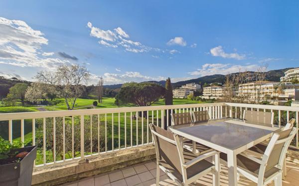 Appartement à vendre    3 pièces • 72,50 m2 Mandelieu-la-Napoule