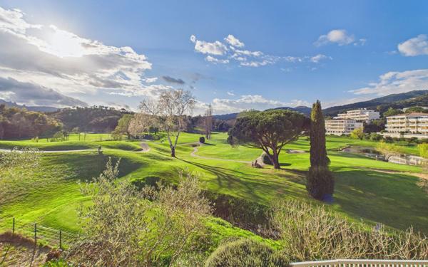 Appartement à vendre    3 pièces • 72,50 m2 Mandelieu-la-Napoule