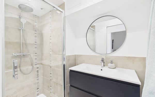 Appartement à vendre    3 pièces • 72,50 m2 Mandelieu-la-Napoule