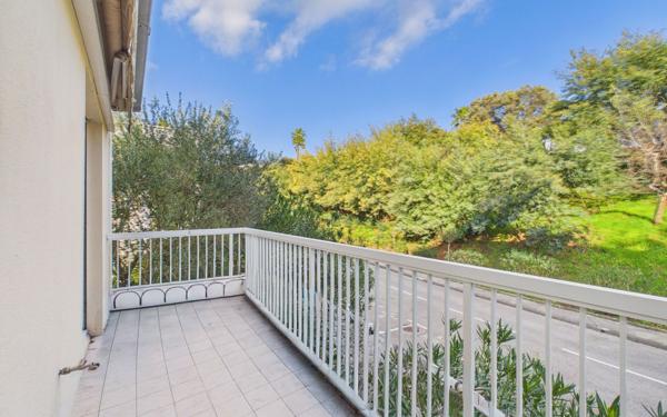 Appartement à vendre    3 pièces • 72,50 m2 Mandelieu-la-Napoule