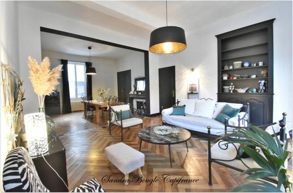 Maison à vendre 12 pièces LAVAL (53)