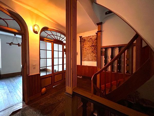 GRANDE MAISON DE VILLE DE CHARME AU C?UR DE PAMIERS AVEC TERRASSE ET VUE PYRÉNÉES