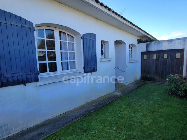 ( 85 ) entre NOIRMOUTIER , PORNIC et CHALLANS à vendre centre ville BEAUVOIR SUR MER maison de 181 m² 4 chambres , garage , terrain clos de 396 m²