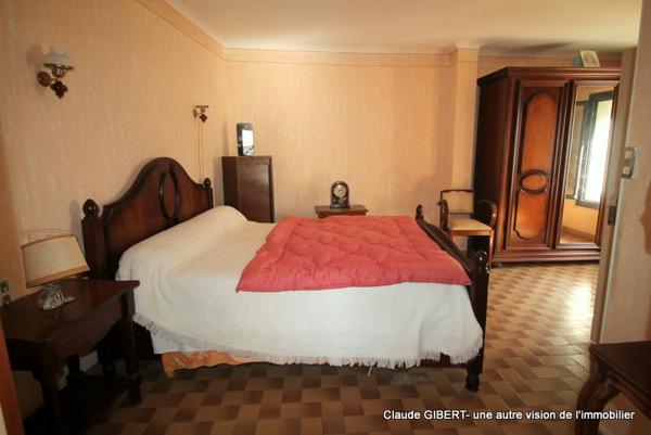 Mèze (34140) Maison de village T4 sur trois niveaux au coeur de Mèze