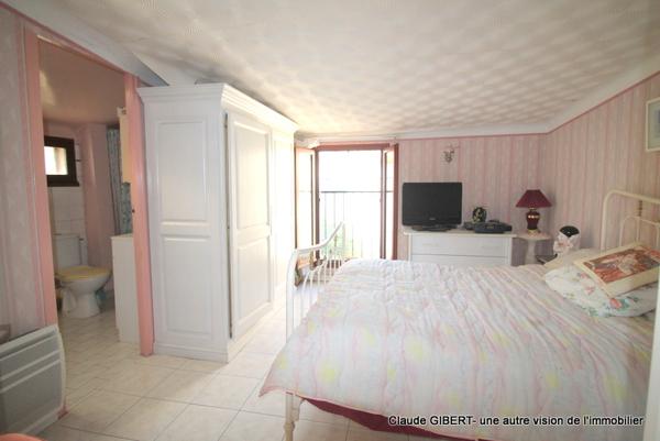 Mèze (34140) Maison de village T4 sur trois niveaux au coeur de Mèze