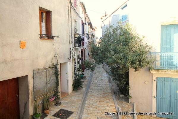 Mèze (34140) Maison de village T4 sur trois niveaux au coeur de Mèze