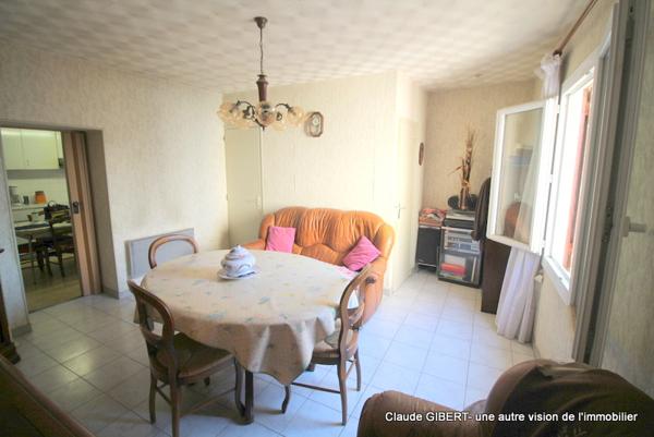 Mèze (34140) Maison de village T4 sur trois niveaux au coeur de Mèze