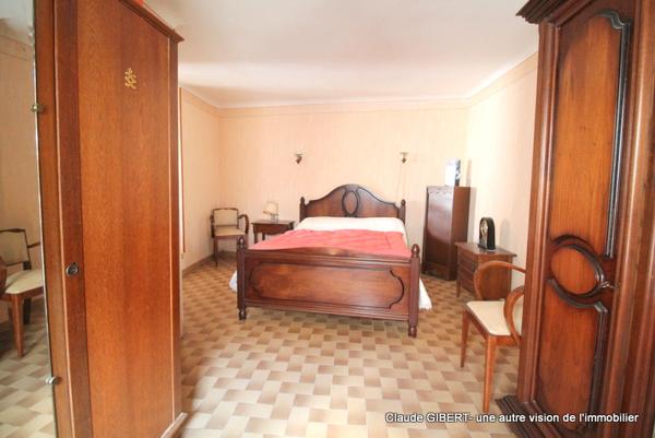 Mèze (34140) Maison de village T4 sur trois niveaux au coeur de Mèze