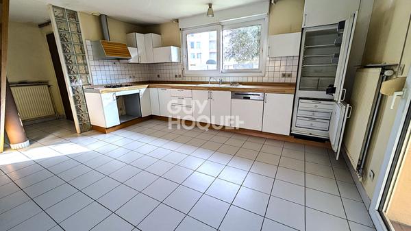 Maison à vendre à Valence - 5 pièces, 3 chambres, garage