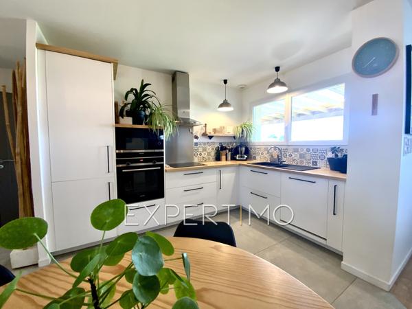 Saint-Vincent-sur-Jard (85520) Maison de plain-pied T4 de 79 m², 3 chambres, terrasse et jardin clôturé, proximité commerces et plages