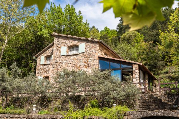 Sud Ardèche - Les Vans : Maison 204 m2, 2 logements, Piscine avec Vue