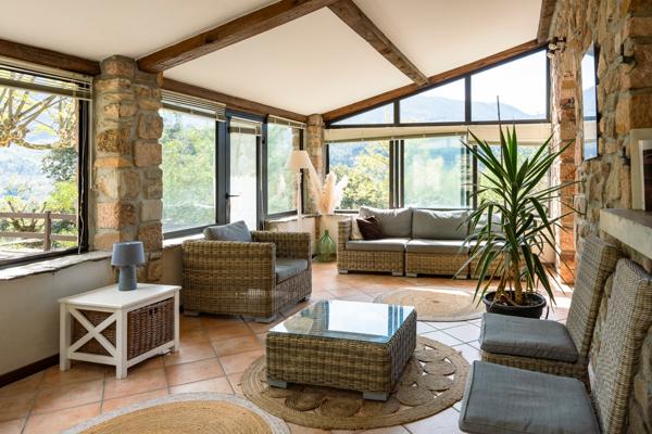 Sud Ardèche - Les Vans : Maison 204 m2, 2 logements, Piscine avec Vue