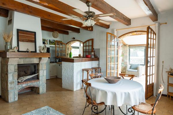 Sud Ardèche - Les Vans : Maison 204 m2, 2 logements, Piscine avec Vue