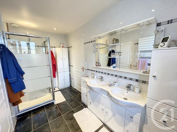 Appartement F6 à vendre  6 pièces - 194,88 m2 PROVINS - 77