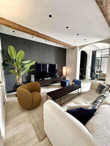 Avignon (84000) Appartement 96 m2 avec terrasse entièrement rénové et meublé