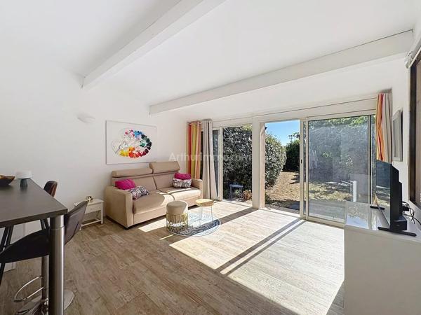 Vente                                                      Appartement
                        
                     2 pièces                      44 m2                     à Lumio