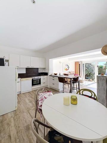 Vente                                                      Appartement
                        
                     2 pièces                      44 m2                     à Lumio