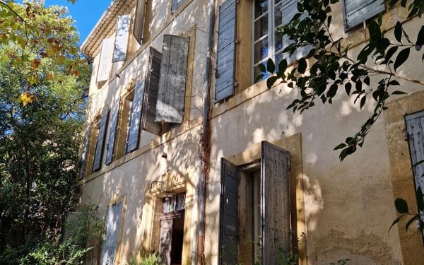 Maison à vendre    6 pièces •  Cadenet