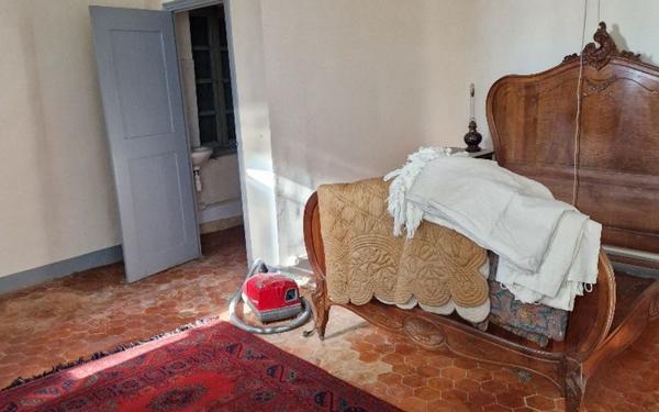 Maison à vendre    6 pièces •  Cadenet