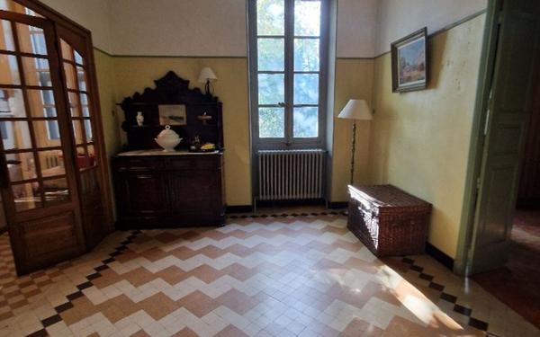 Maison à vendre    6 pièces •  Cadenet