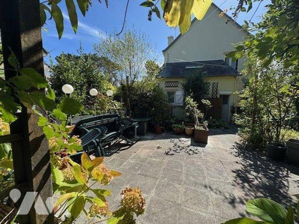 A VENDRE MAISON DE CHARME à  MOELAN SUR MER (29)

Située à deux pas du bourg de Kergroës, cet...