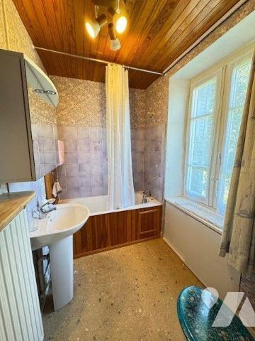 A VENDRE MAISON DE CHARME à  MOELAN SUR MER (29)

Située à deux pas du bourg de Kergroës, cet...