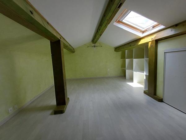 Location                                                      Maison
                        
                     4 pièces                      71 m2                     à Lhommaizé