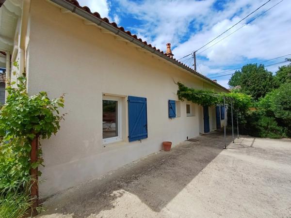 Location                                                      Maison
                        
                     4 pièces                      71 m2                     à Lhommaizé