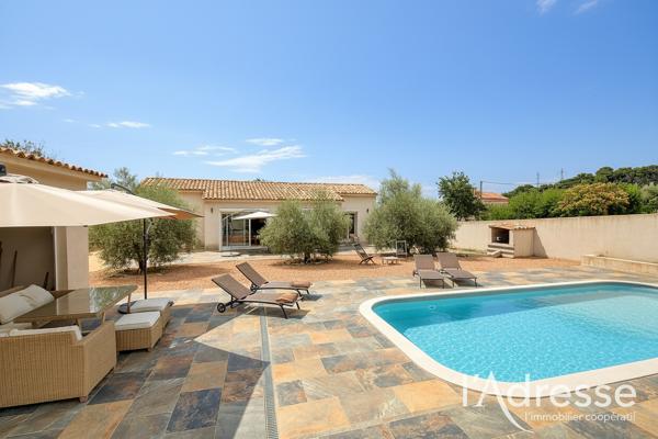 VESCOVATO Propriété de 1683 m² 2 villas avec piscine.