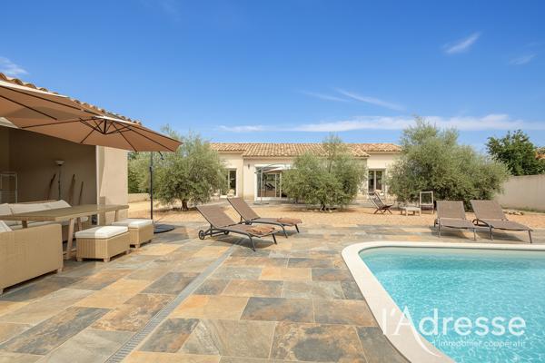 VESCOVATO Propriété de 1683 m² 2 villas avec piscine.