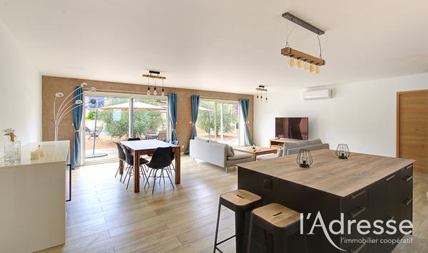 VESCOVATO Propriété de 1683 m² 2 villas avec piscine.