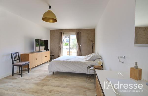 VESCOVATO Propriété de 1683 m² 2 villas avec piscine.