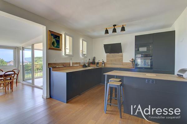 VESCOVATO Propriété de 1683 m² 2 villas avec piscine.