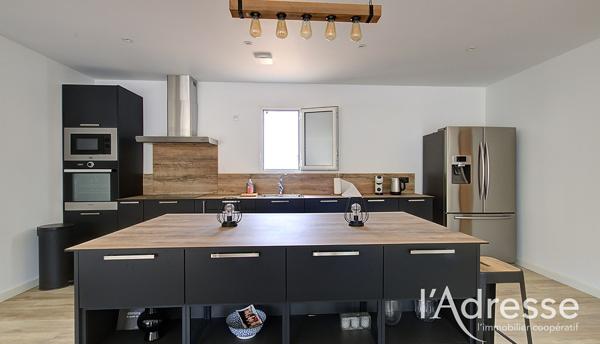 VESCOVATO Propriété de 1683 m² 2 villas avec piscine.