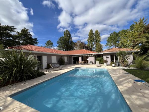 Maison à vendre |  Blanquefort |  9 pièces | 300 m²