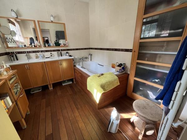 Maison à vendre |  Blanquefort |  9 pièces | 300 m²