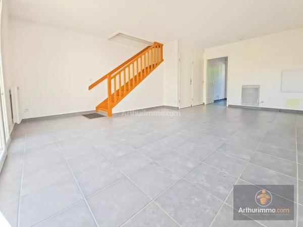 Vente                                                      Appartement
                        
                     3 pièces                      69 m2                     à Lisses