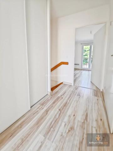 Vente                                                      Appartement
                        
                     3 pièces                      69 m2                     à Lisses