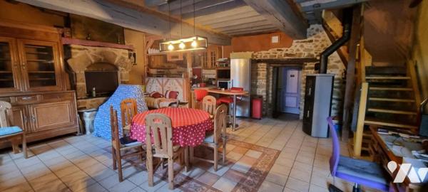 BAIS - Campagne - Maison pierres dépendances terrain-pièce d'eau