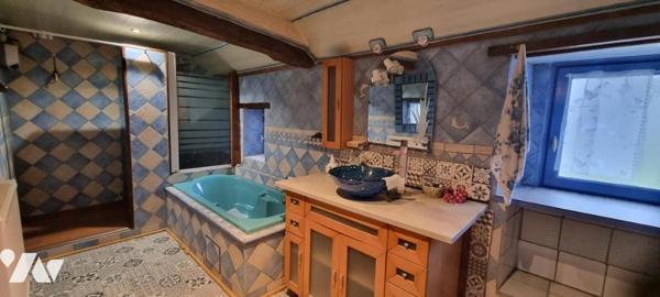 BAIS - Campagne - Maison pierres dépendances terrain-pièce d'eau