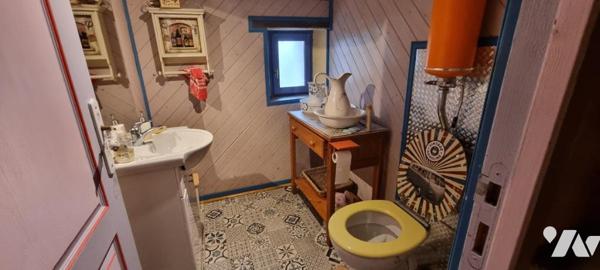 BAIS - Campagne - Maison pierres dépendances terrain-pièce d'eau