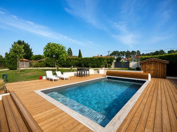 Maison Salles centre : 7 pièces 164 m2 garage et piscine et grand terrain