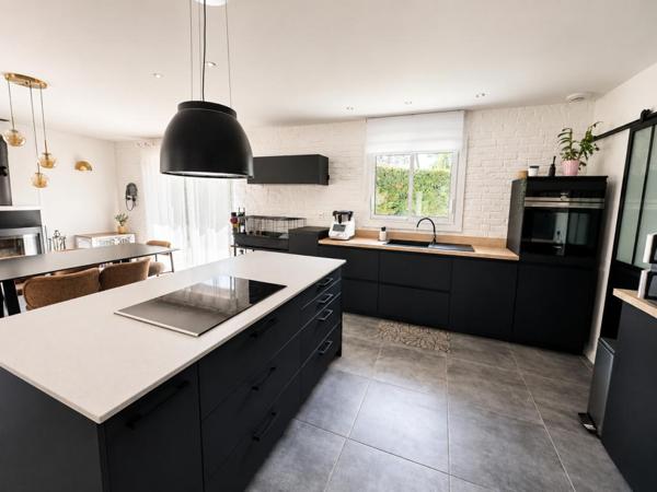 Maison Salles centre : 7 pièces 164 m2 garage et piscine et grand terrain