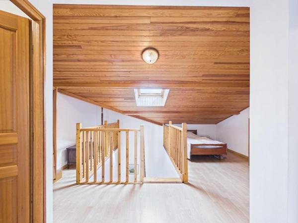 Maison à Ligugé de 230 m2 , 4 chambres +1 studio indépendant, jardin, garage
