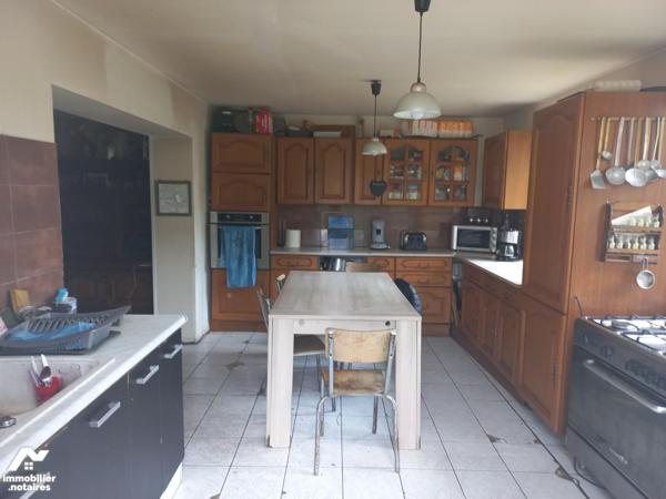 maison habitation, séjour, cuisine, couloir, SDB, WC, 2 chambres grenier