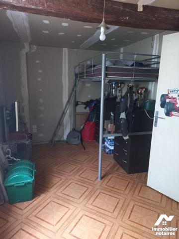 maison habitation, séjour, cuisine, couloir, SDB, WC, 2 chambres grenier