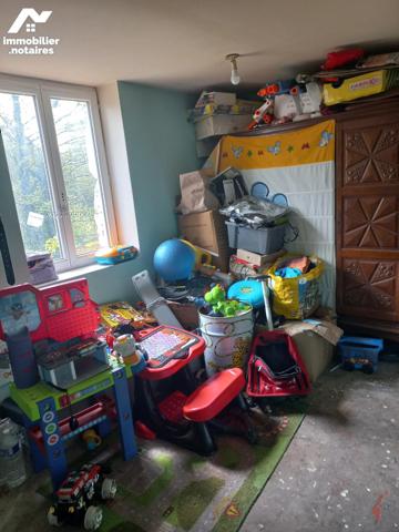 maison habitation, séjour, cuisine, couloir, SDB, WC, 2 chambres grenier