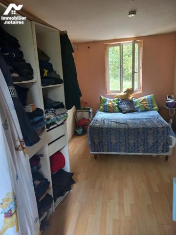 maison habitation, séjour, cuisine, couloir, SDB, WC, 2 chambres grenier